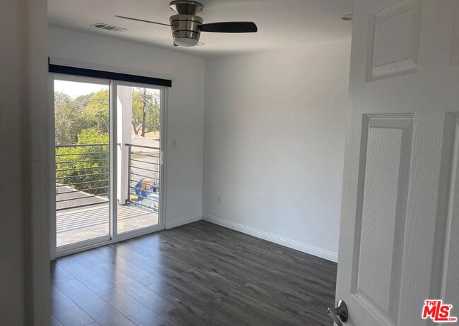 Building Photo - 3176 Casitas Ave