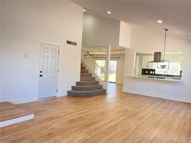 Building Photo - 730 Arrowhead Trail