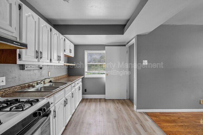 Building Photo - 135 Dundee Cir
