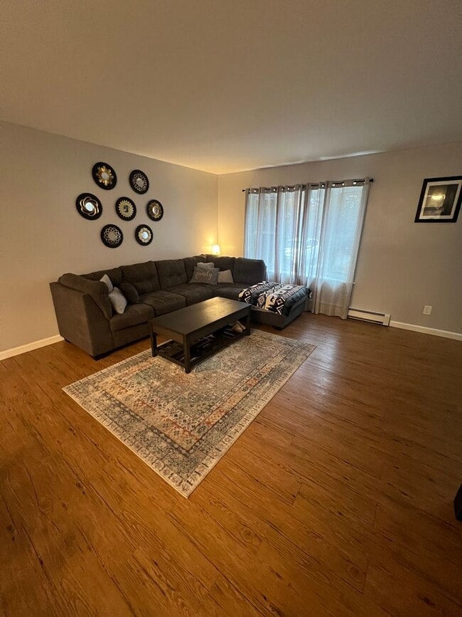 Building Photo - 2 Folly Brook Terrace