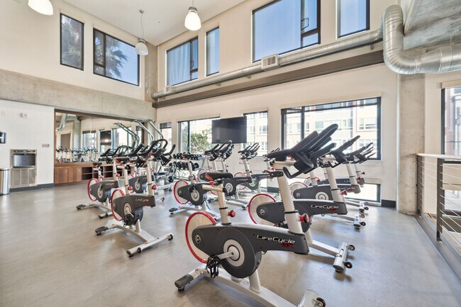 Building Photo - 185 Channel St