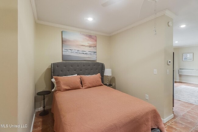 Building Photo - 176 Markham Dr