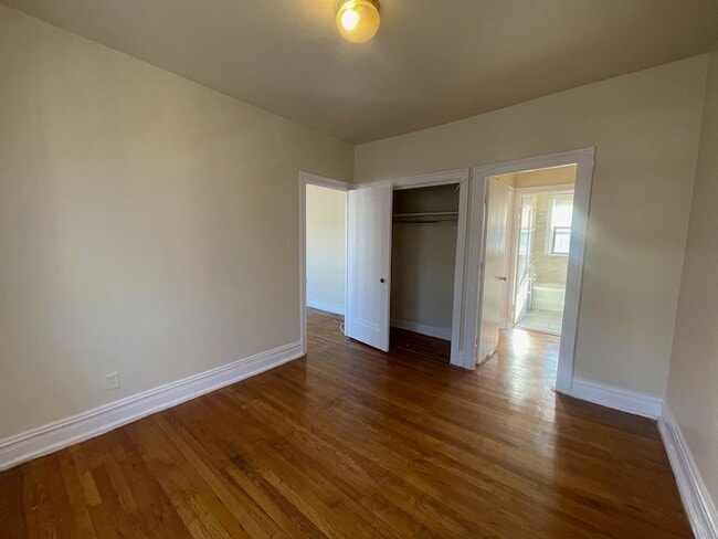 Building Photo - 109 E 68th St