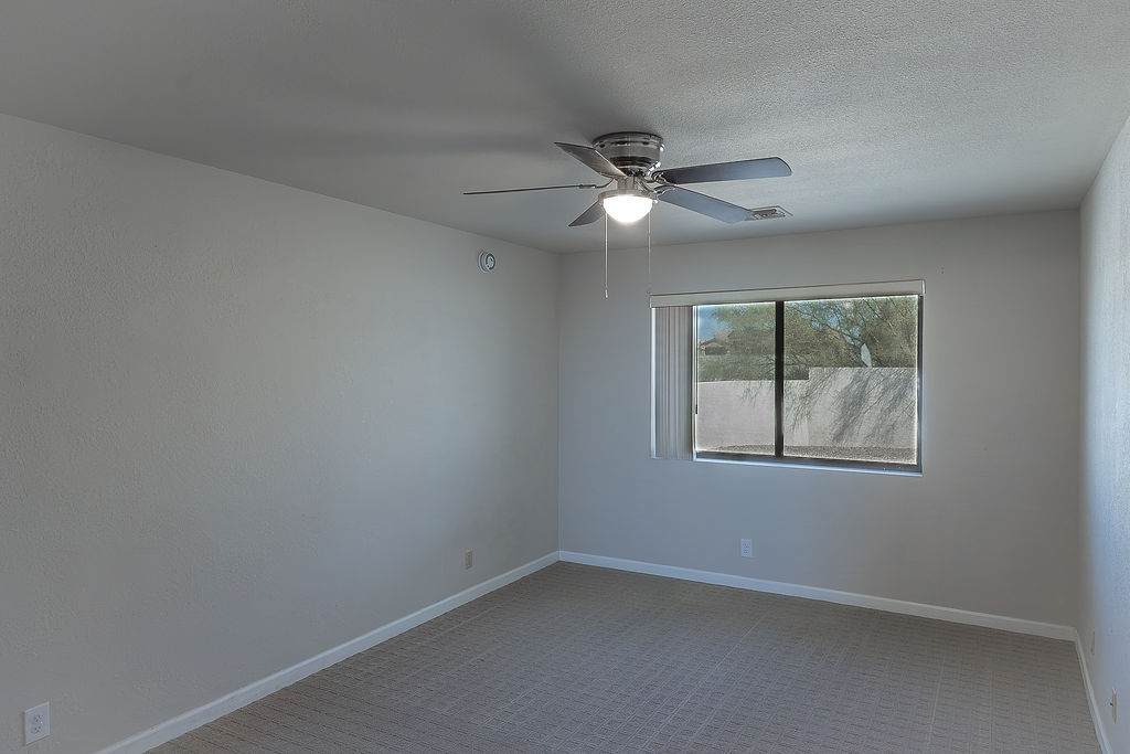 Building Photo - 3385 Poppy Trail Dr