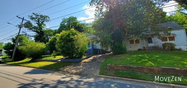 Building Photo - 118 N Graham Ave