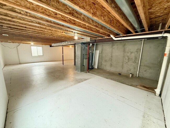 Building Photo - Ranch Style Home Located on Dead-End Street, Easy Access to I-25