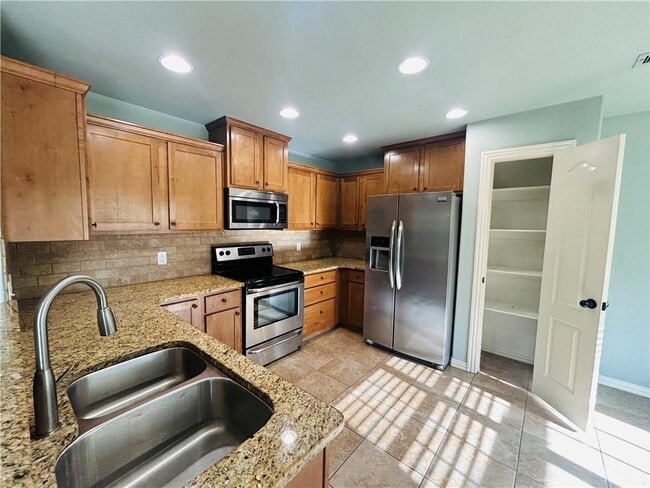 Building Photo - 1209 SW Eventide St