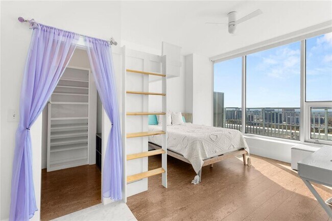 Building Photo - 3338 Peachtree Rd NE