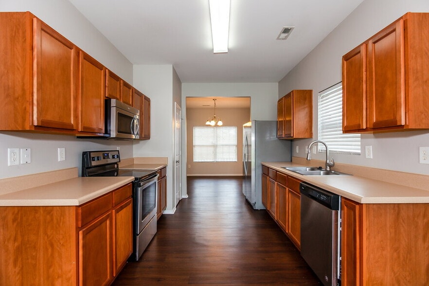 Building Photo - 9606 Hollyburgh Ter