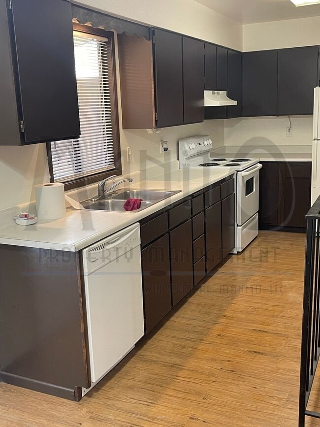 Building Photo - **COMING SOON** Large Clean Duplex