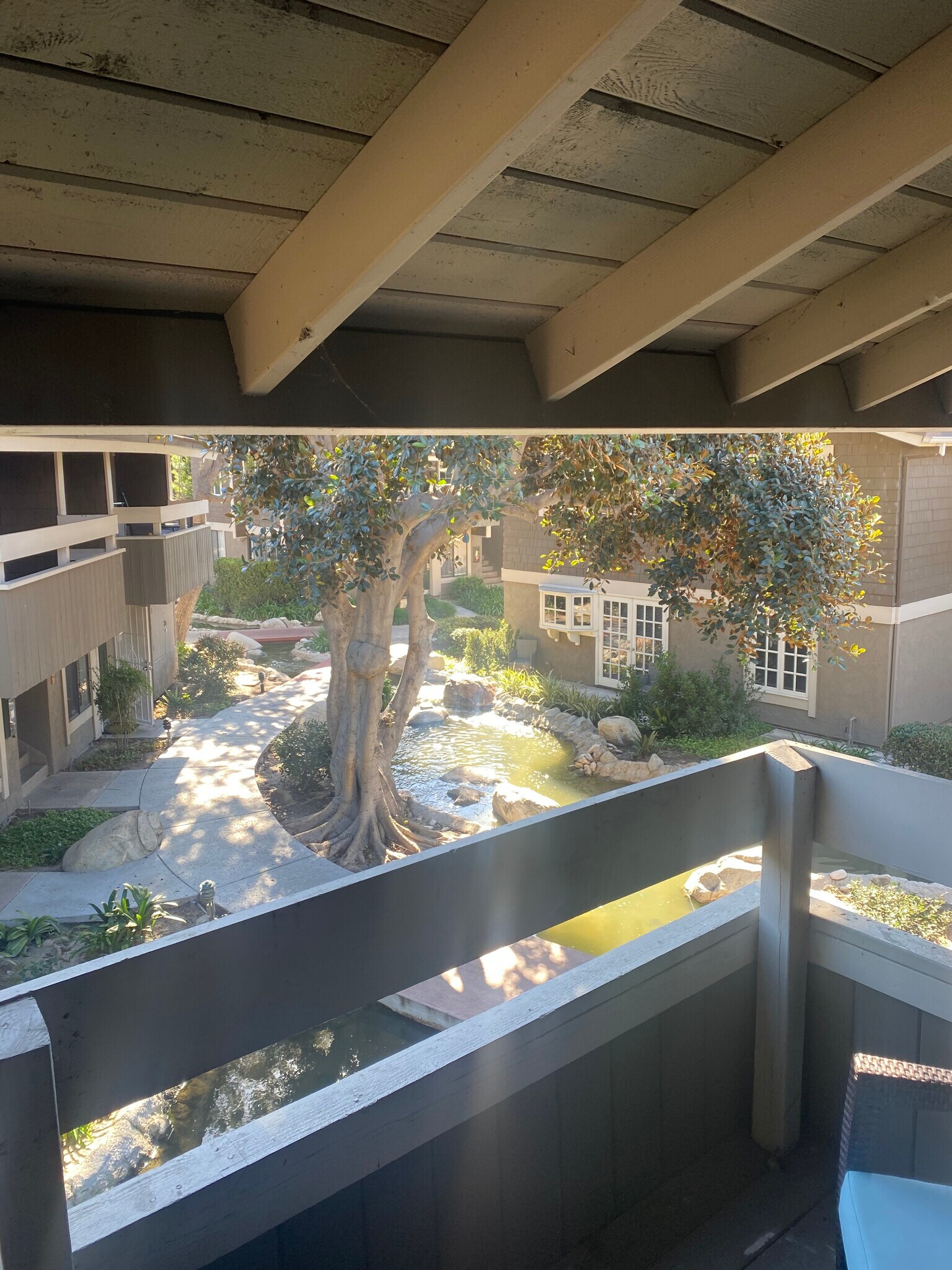 Building Photo - 198 Springview