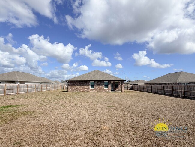 Building Photo - Spacious 5-Bedroom Home in Plantation Woods, East Milton!