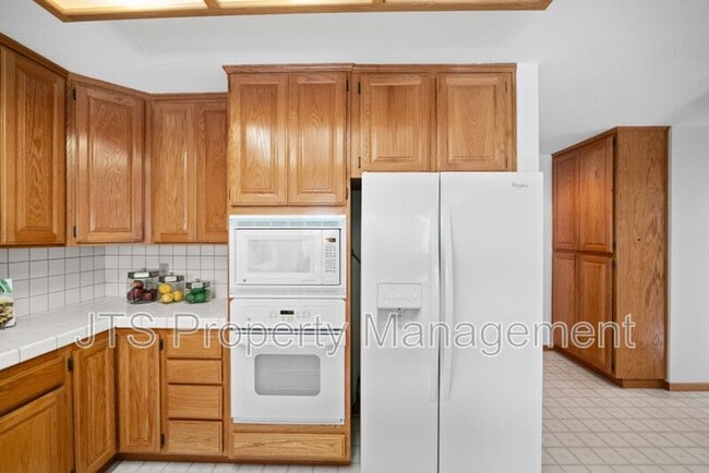 Building Photo - 7723 River Landing Dr