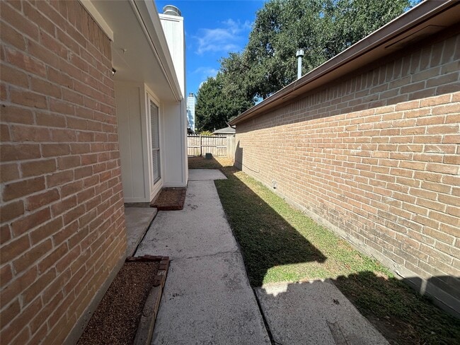 Building Photo - 7831 Terra Cotta Dr