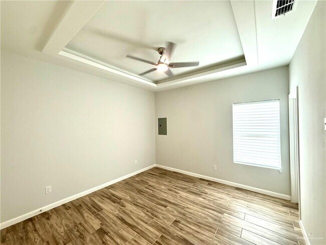 Building Photo - 11 West Dr