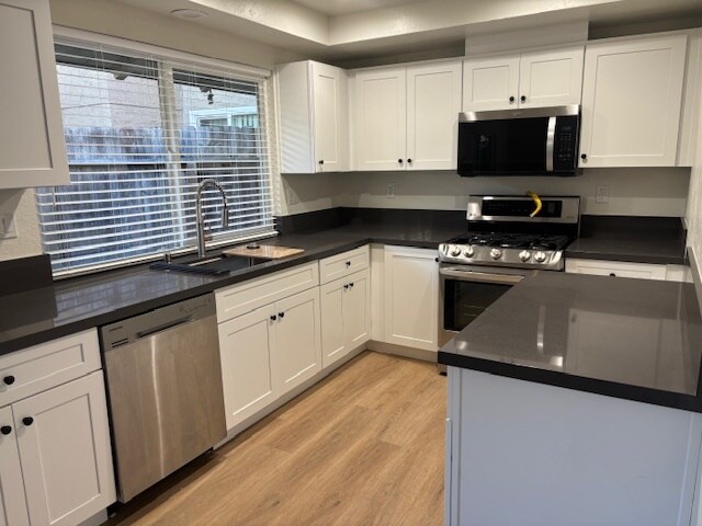 Building Photo - 2318 Franzen Ave