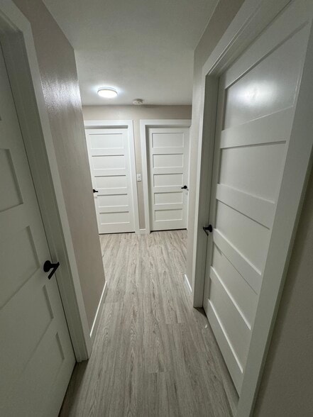 Building Photo - 2740 W Glenpark Dr