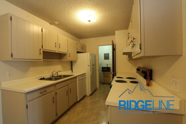 Building Photo - 228 13th Ave S