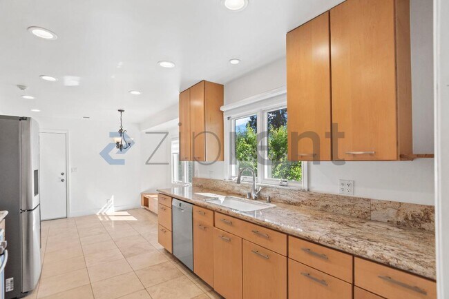 Building Photo - 3207 Forbes Ave