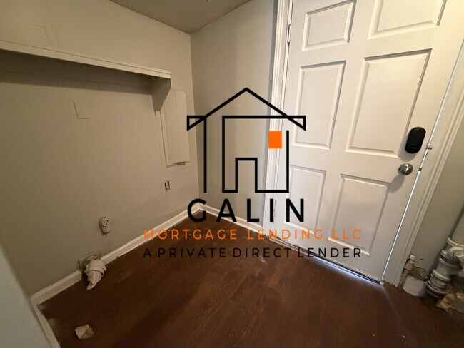 Building Photo - 8 Del Mar Cir