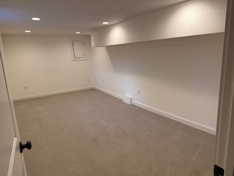 Bonus Room/Lower - 7094 NE 8th Ave