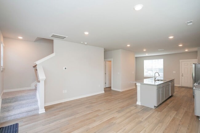 Building Photo - 1763 Frodo Wy