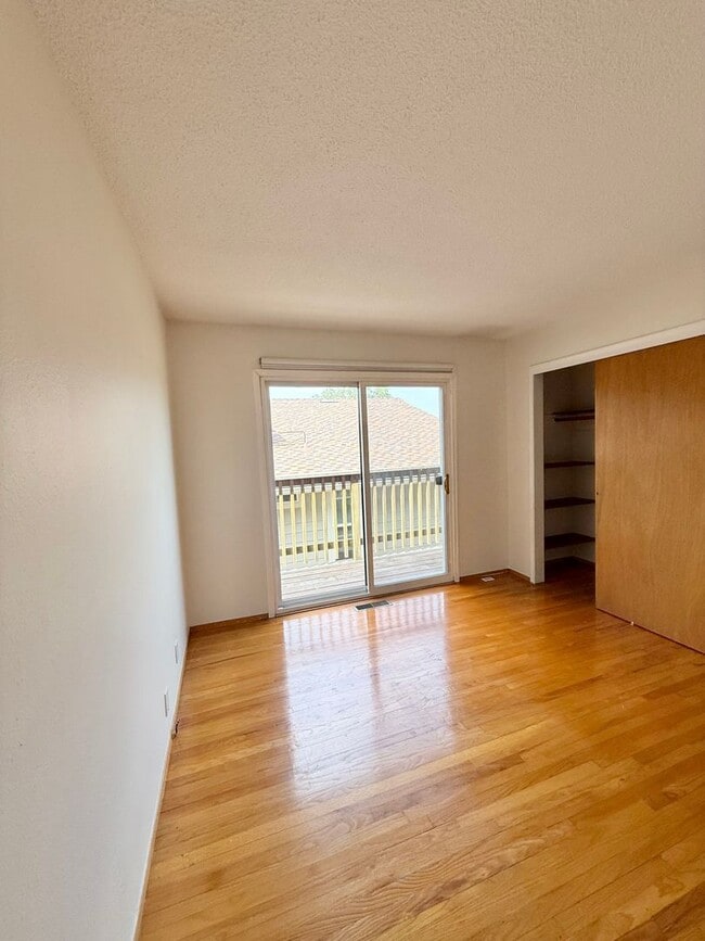 Building Photo - Charming 3 Bedroom 2 Bathroom Single Family Home Available June 5th *DO NOT DISTURB TENANT*