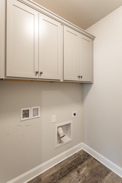 Building Photo - 308 River Rock Dr