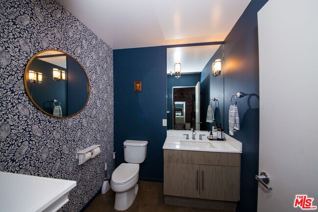 Building Photo - 530 Molino St