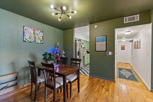 Building Photo - 515 Basswood Ave