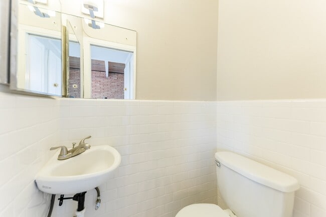 Building Photo - 3809 N Braeswood Blvd