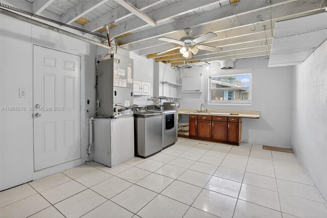 Building Photo - 2521 NW 72nd Ave