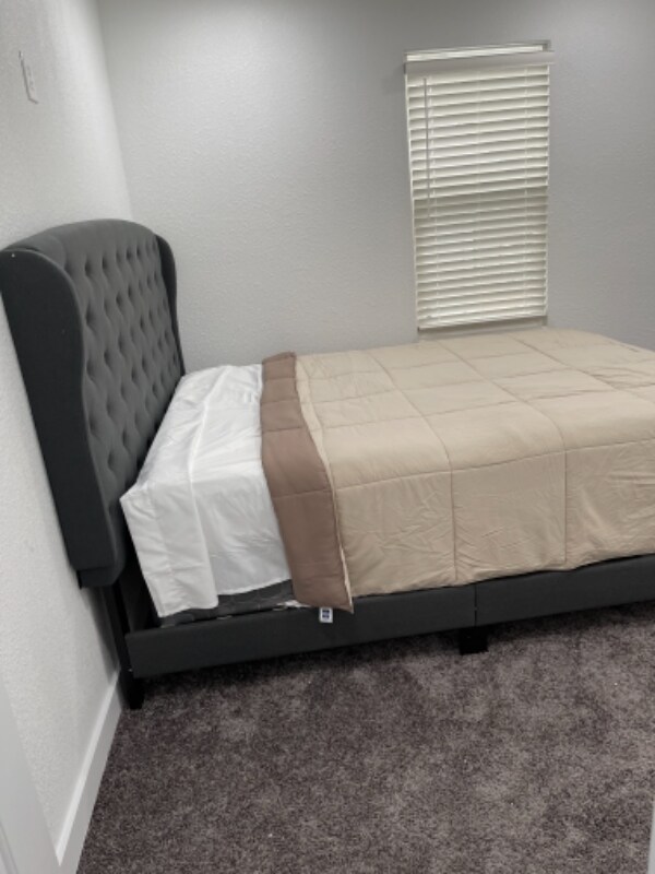 Building Photo - 804 Sheridan St