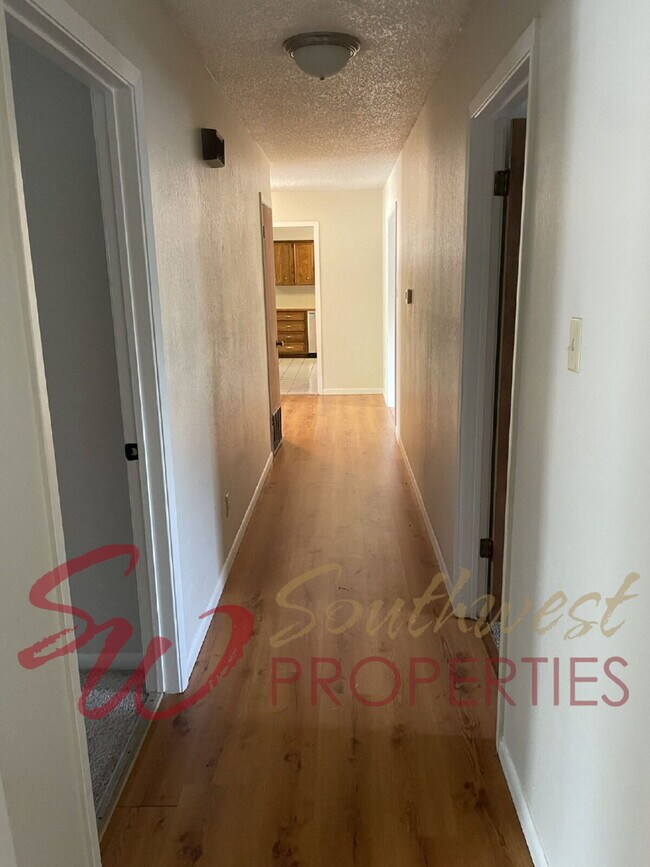 Building Photo - 3/2 Brick home in a quiet family neighborhood