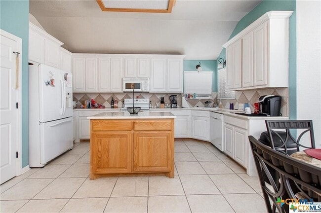 Building Photo - 1415 Loving Trl