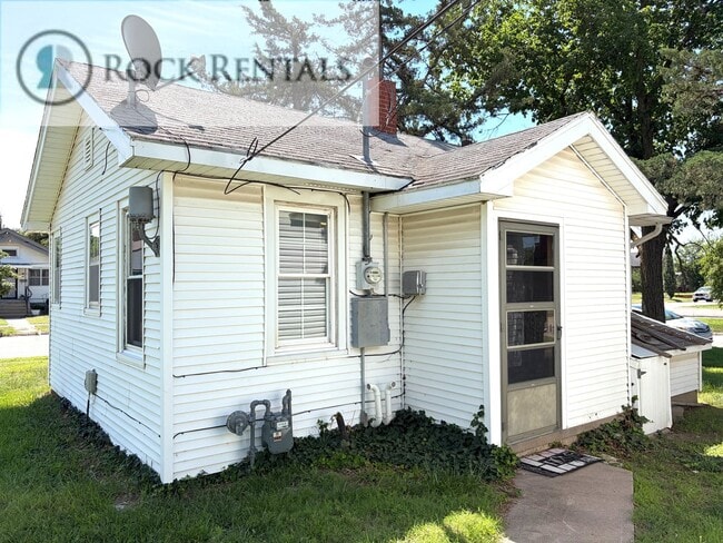 Building Photo - 1 Bed 1 Bath House
