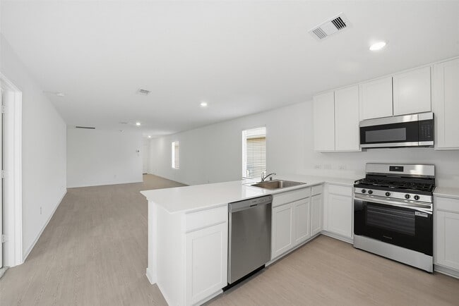 Building Photo - 12048 Noble Wood Vlg Dr