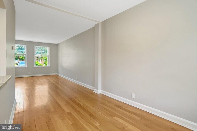 Building Photo - 3267 S Stafford St