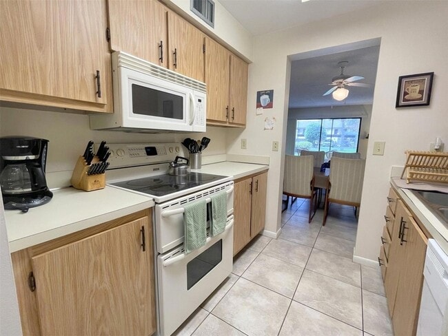 Building Photo - 4648 Longwater Chase