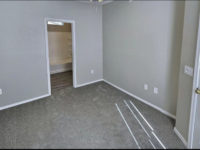 Building Photo - 18250 N Cave Creek Rd