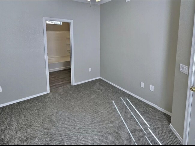 Building Photo - 3 Bedroom Condo in Phoenix