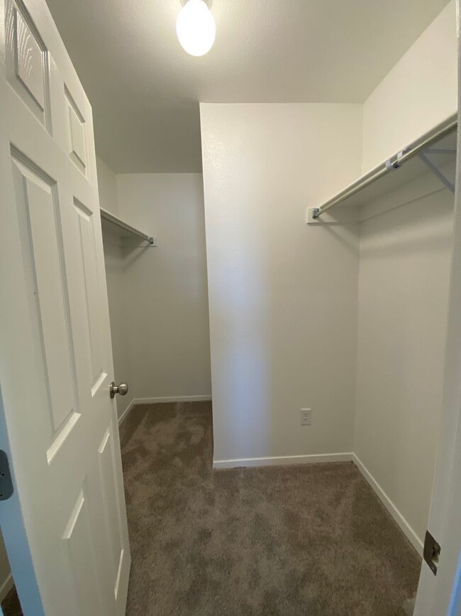 Building Photo - *Pre-leasing* Three Bedroom | Two Bathroom...