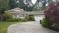 Building Photo - Spacious updated 3BR home with deck & chef’s Kitchen