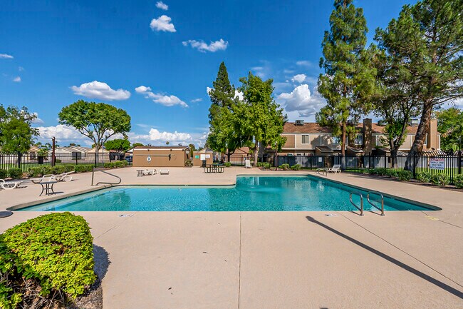 Building Photo - 18604 N 33rd Dr