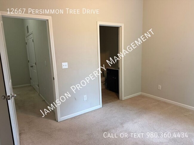 Building Photo - 12667 Persimmon Tree Dr