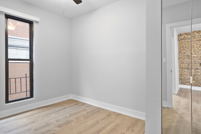 Building Photo - 1651 W Jonquil Terrace