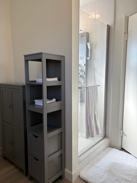 Building Photo - 2037 N Brighton St