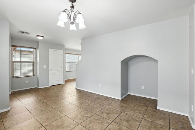 Building Photo - 2240 S Buckaroo Trail