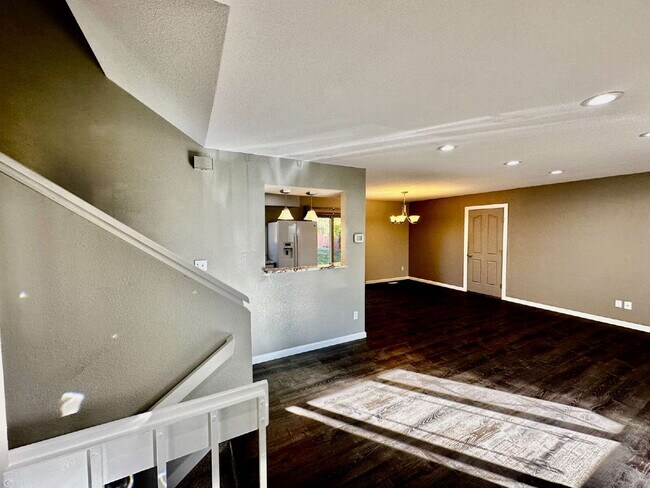 Building Photo - AVAILABLE NOW! Charming 3-Bedroom Retreat ...