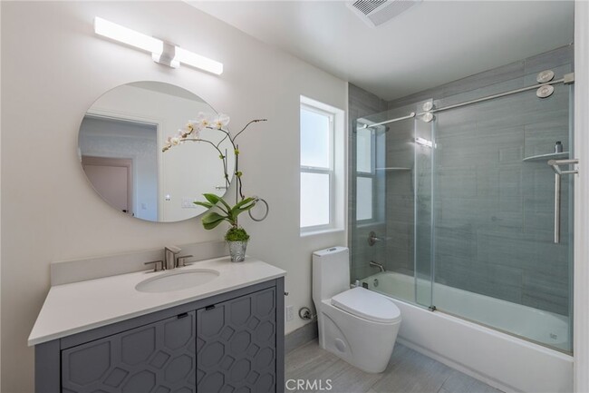 Building Photo - 712 Chestnut Ave